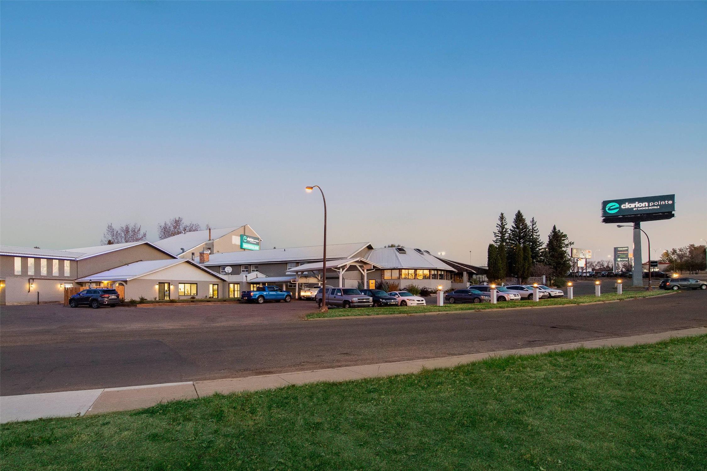 Clarion Pointe Medicine Hat Saamis Tepee 19/21