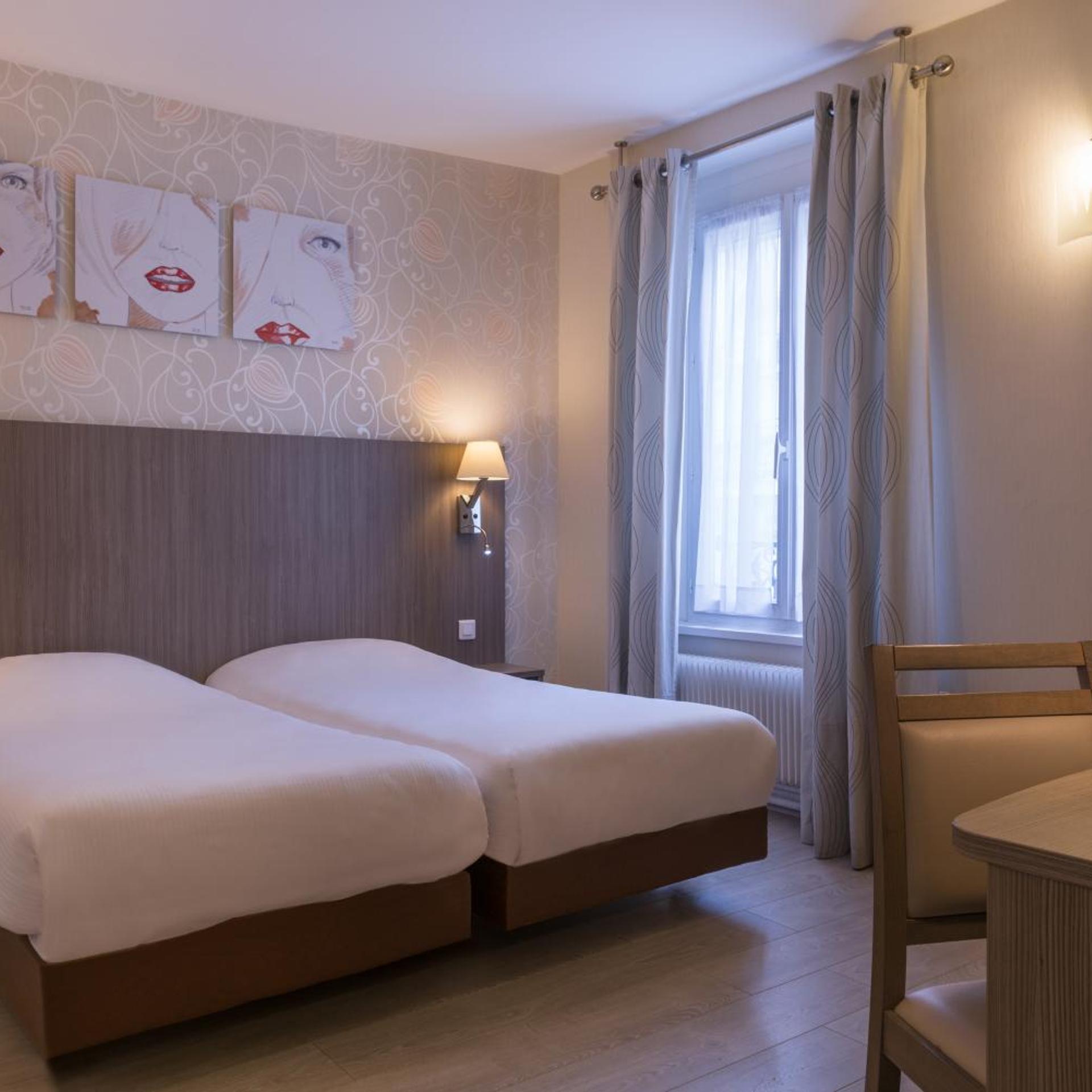 Louest Hotel 8/50