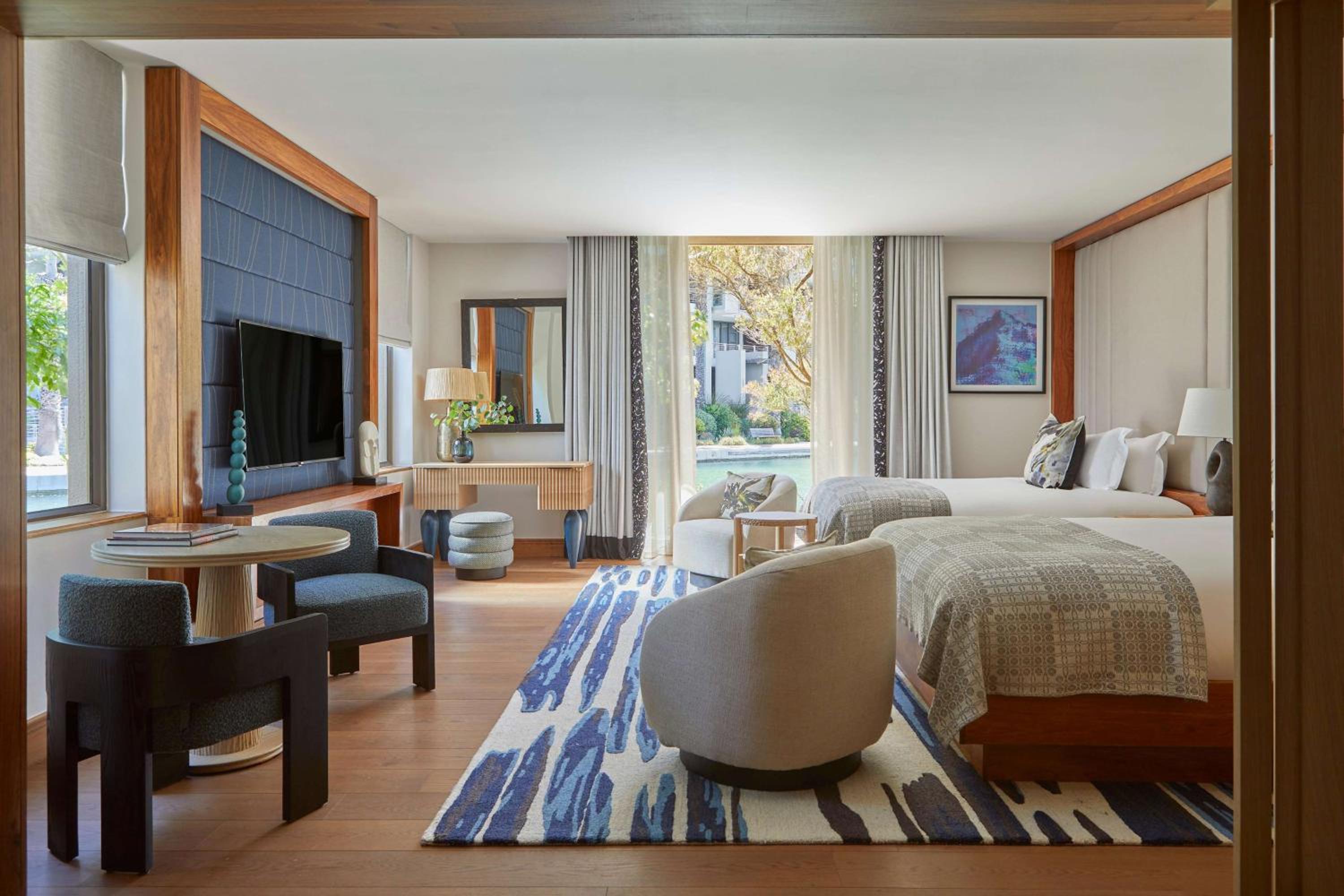 Island, Superior, King Bed, 2 Queen Beds