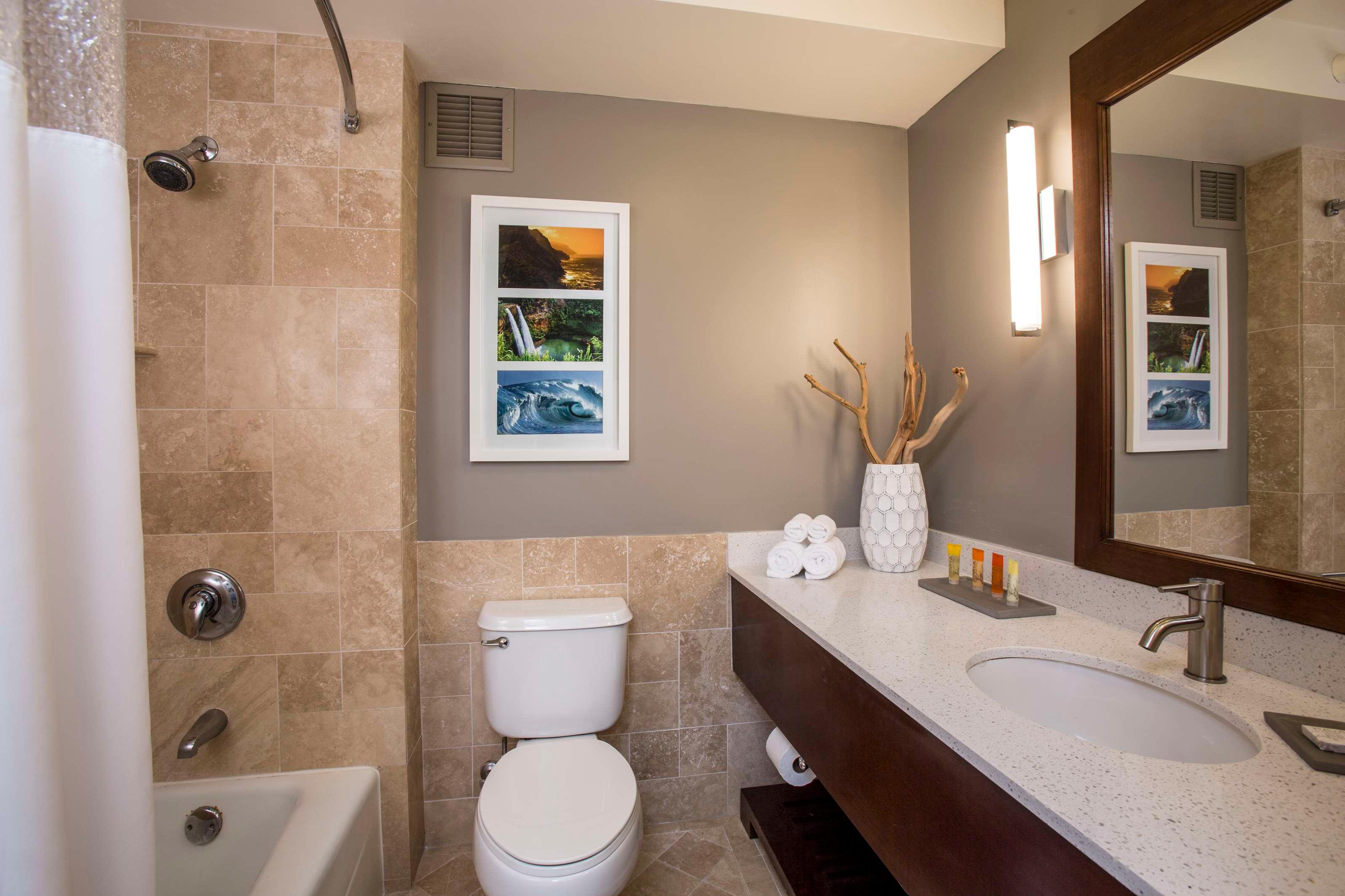 غرفة بسرير كينج، OUTRIGGER Kauai Beach Resort & Spa 5/5