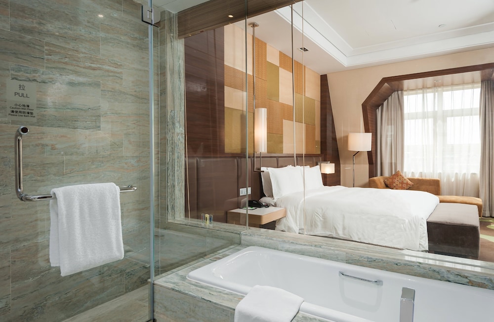 Holiday Inn Qingdao Expo 15/34