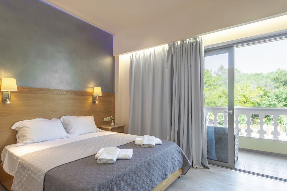 Fiori Hotel 9/50