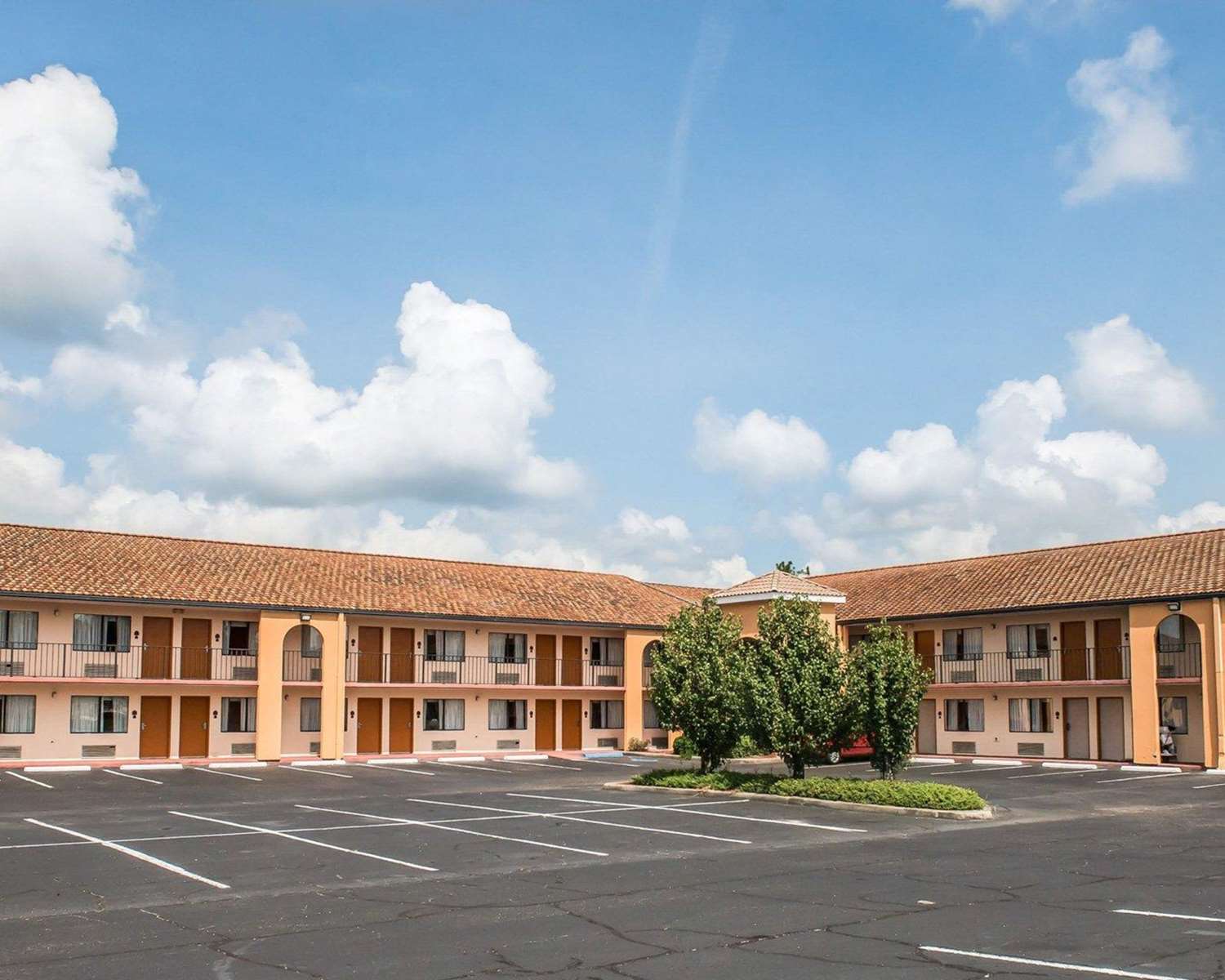 Quality Inn Marianna 3/26