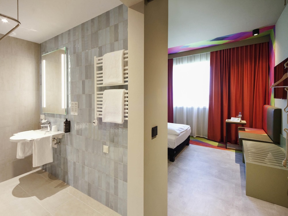 Ibis Styles Parndorf Neusiedler See 50/50