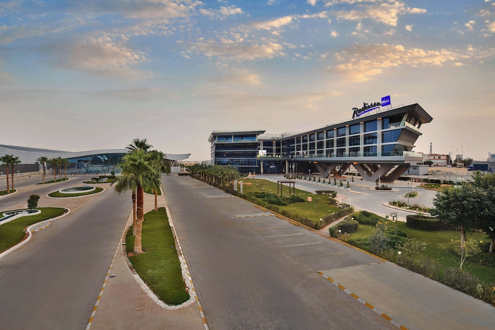 فندق راديسون بلو مركز الرياض للمؤتمرات والمعارض(Radisson Blu Hotel Riyadh Convention & Exhibition Center) 47/50