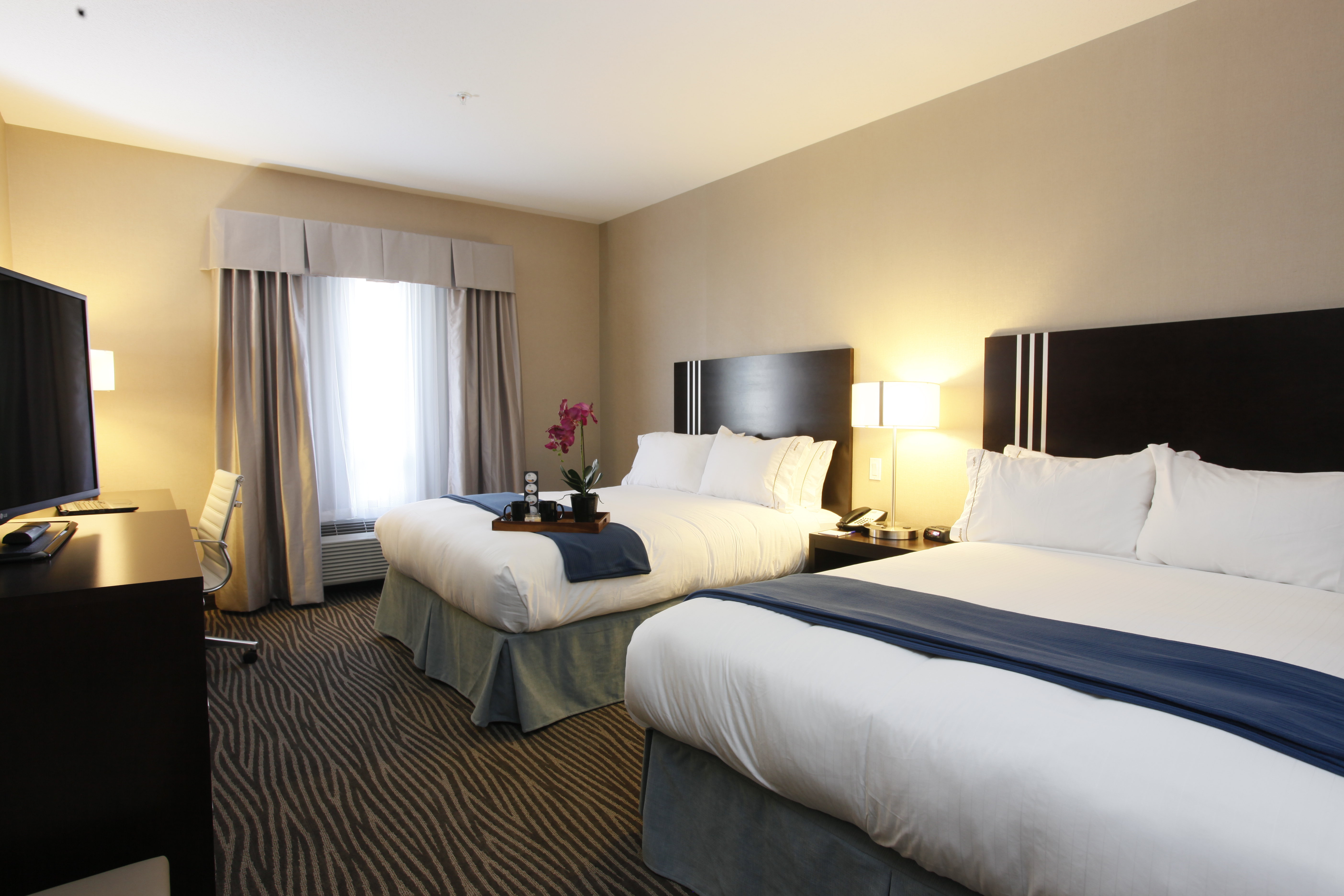 Holiday Inn Express Fort St John 17/70