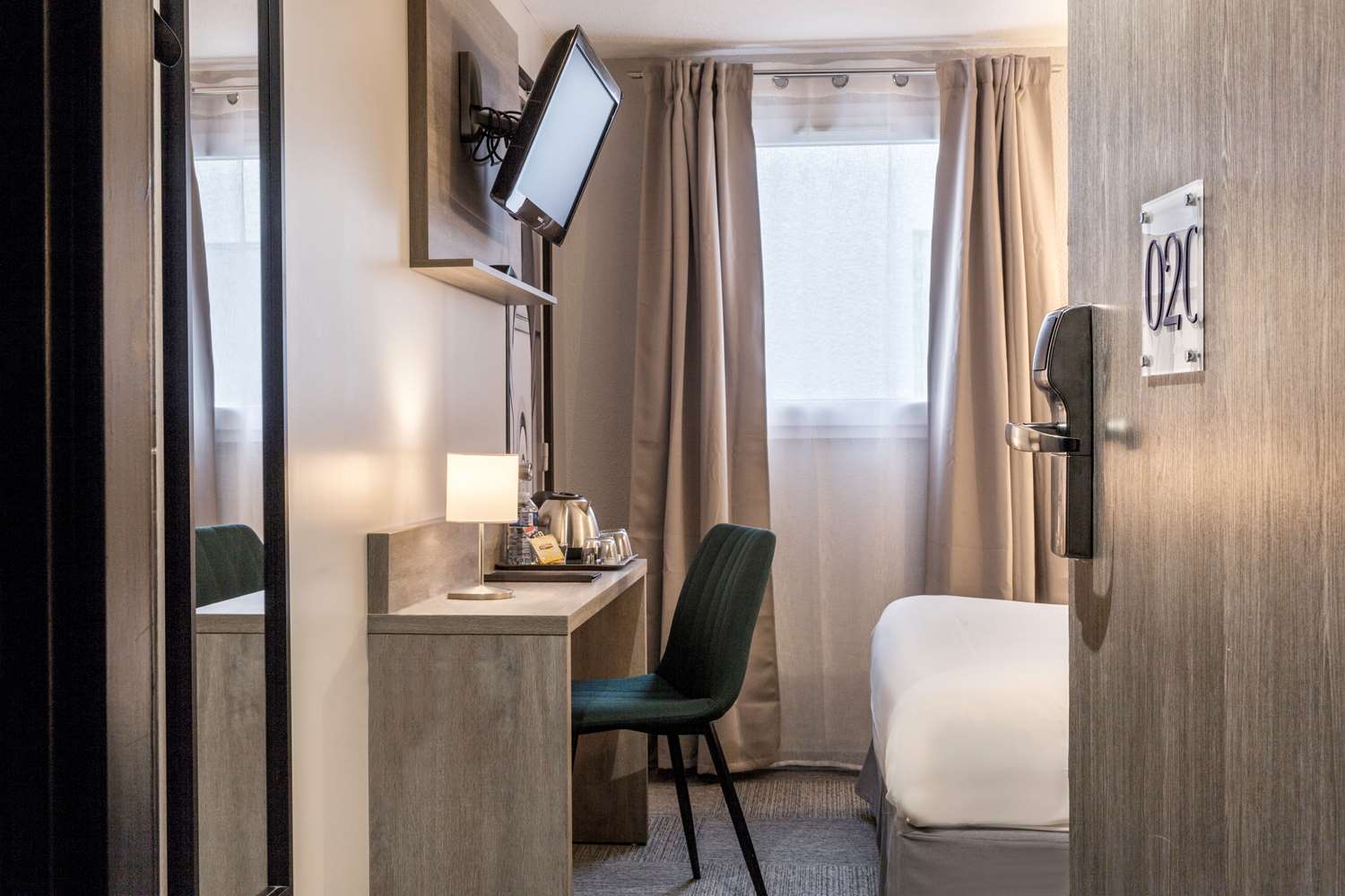 Sure Hotel by Best Western Calais Coquelles Tunnel s/ Manche 17/19