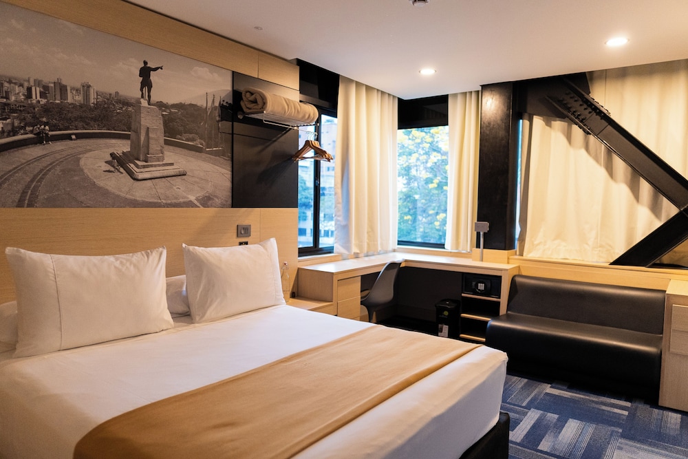 Hotel Ciudad Solar 9/50