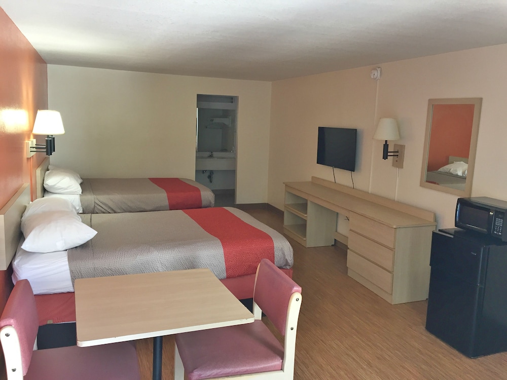 Motel6 Raleigh, NC Cary 43/54