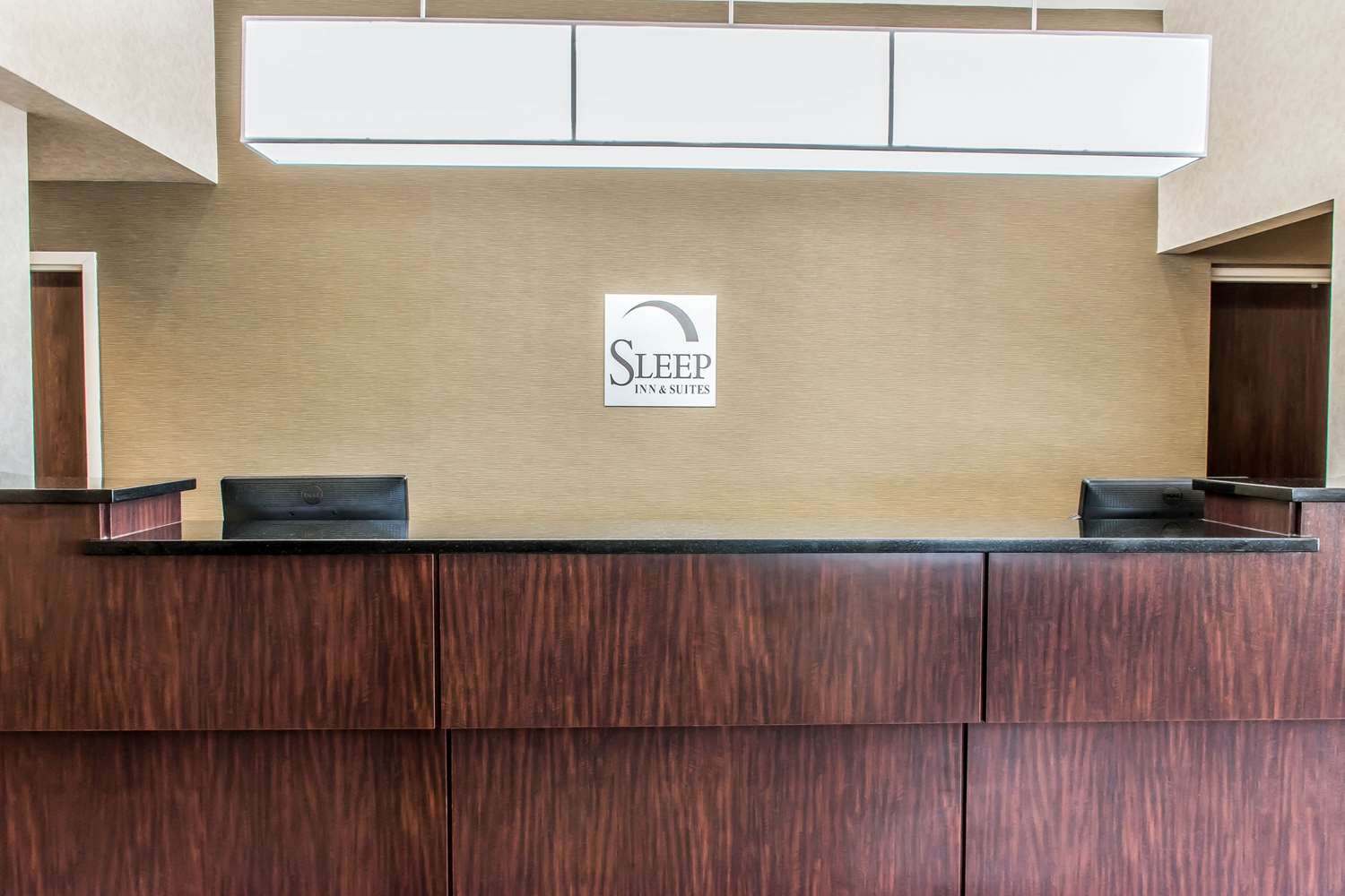 Sleep Inn & Suites of Lancaster County 6/35