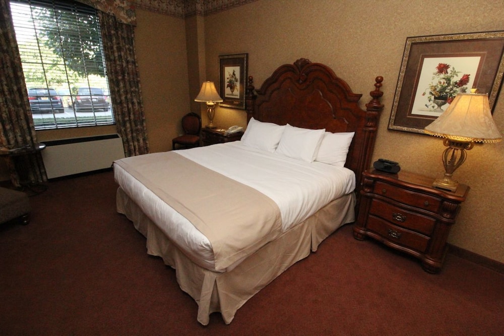 The Inn And Spa At East Wind 26/70