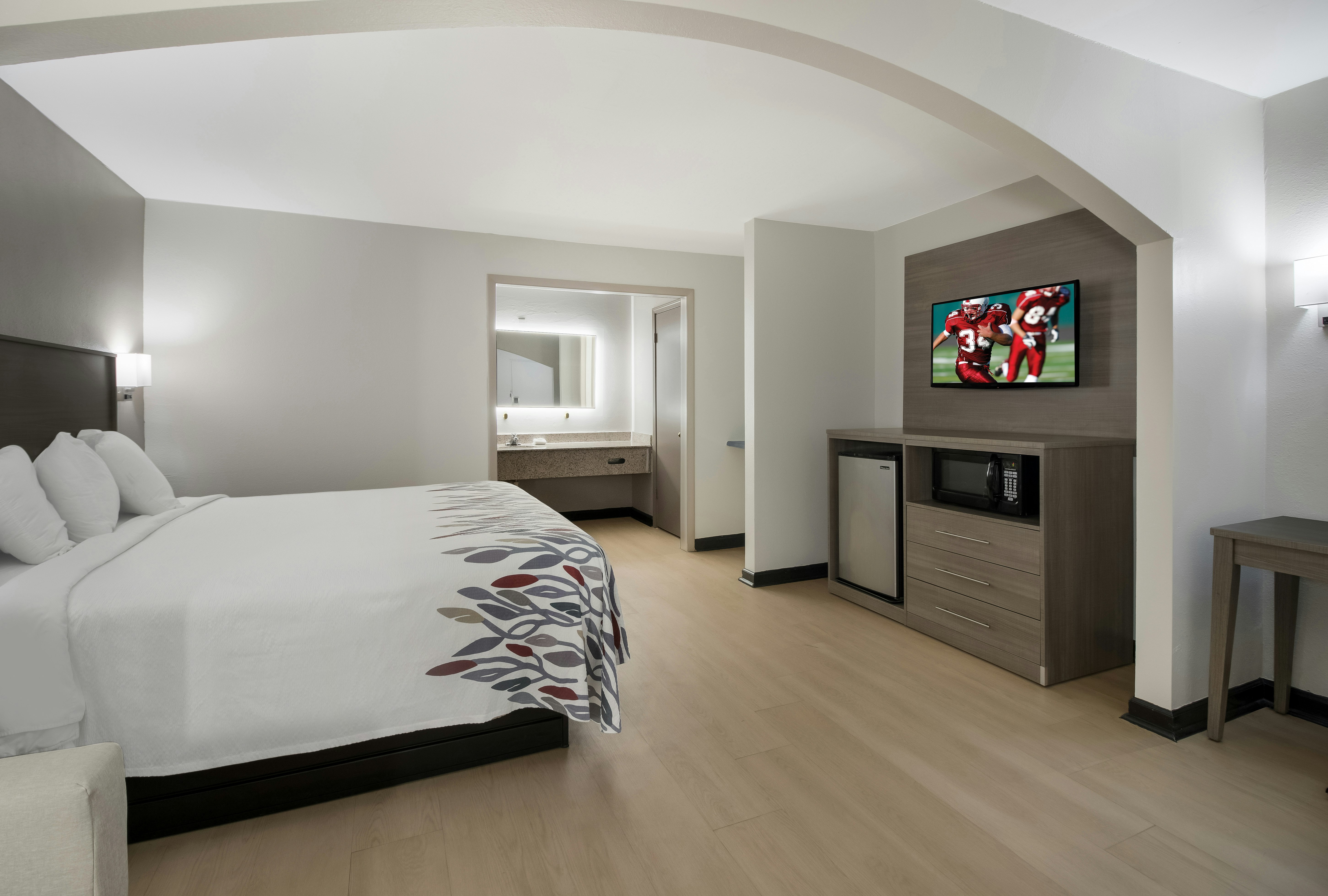 SUITE, KING BED