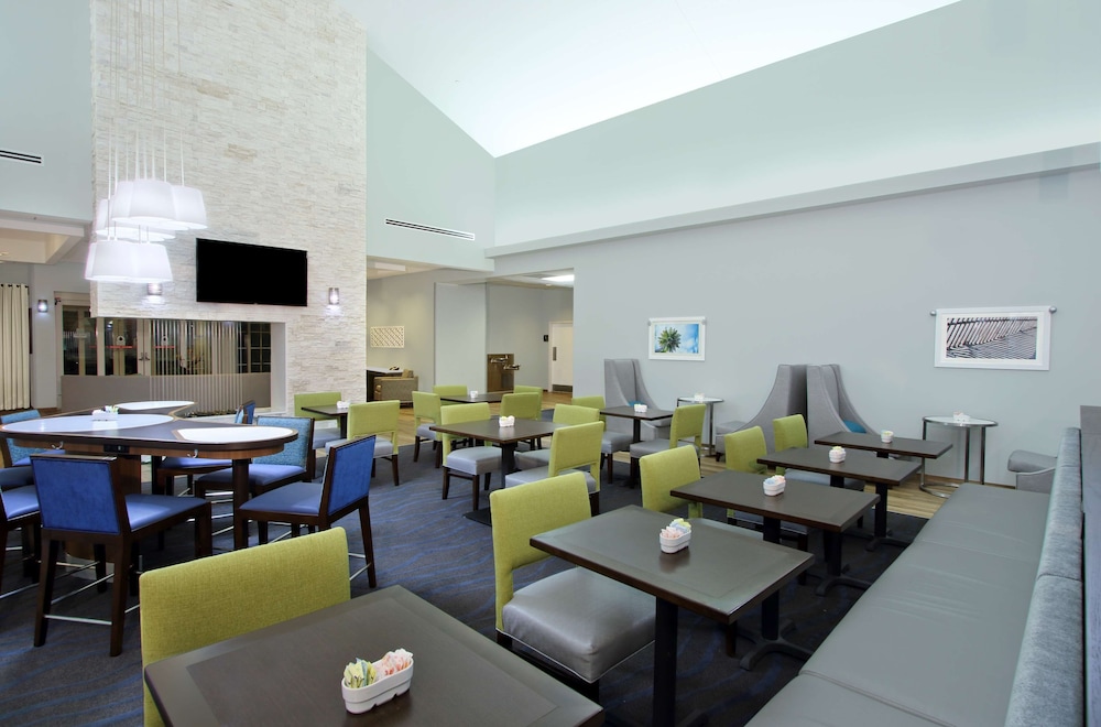 HOMEWOOD SUITES BY HILTON MIAMI - AIRPORT WEST 27/40
