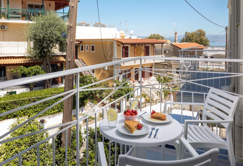 Bella Vista hotel & studios Corfu 57/72