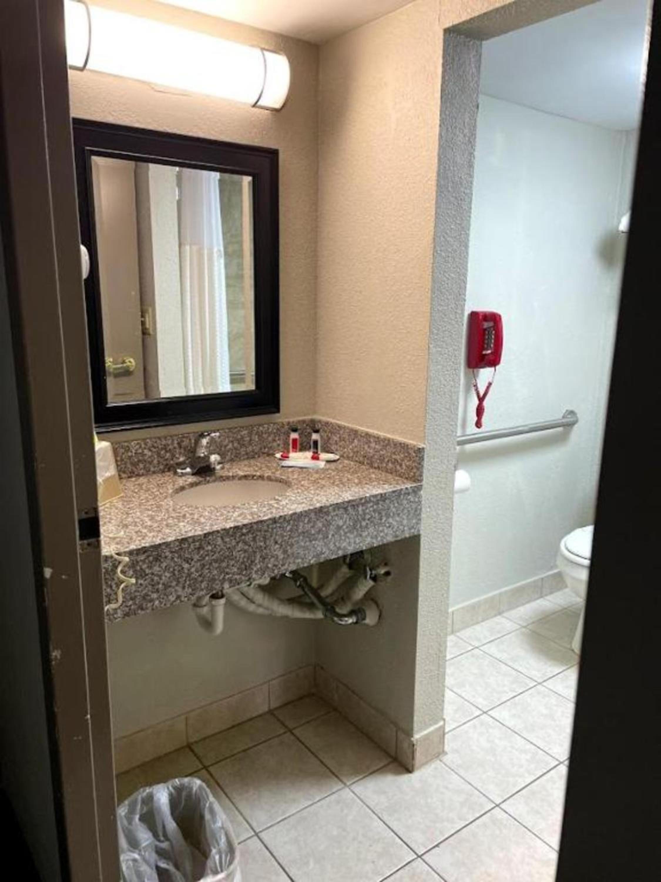 غرفة بسرير كوين لذوي الإعاقة، Hotel Fort Wright Cincinnati Area 9/9