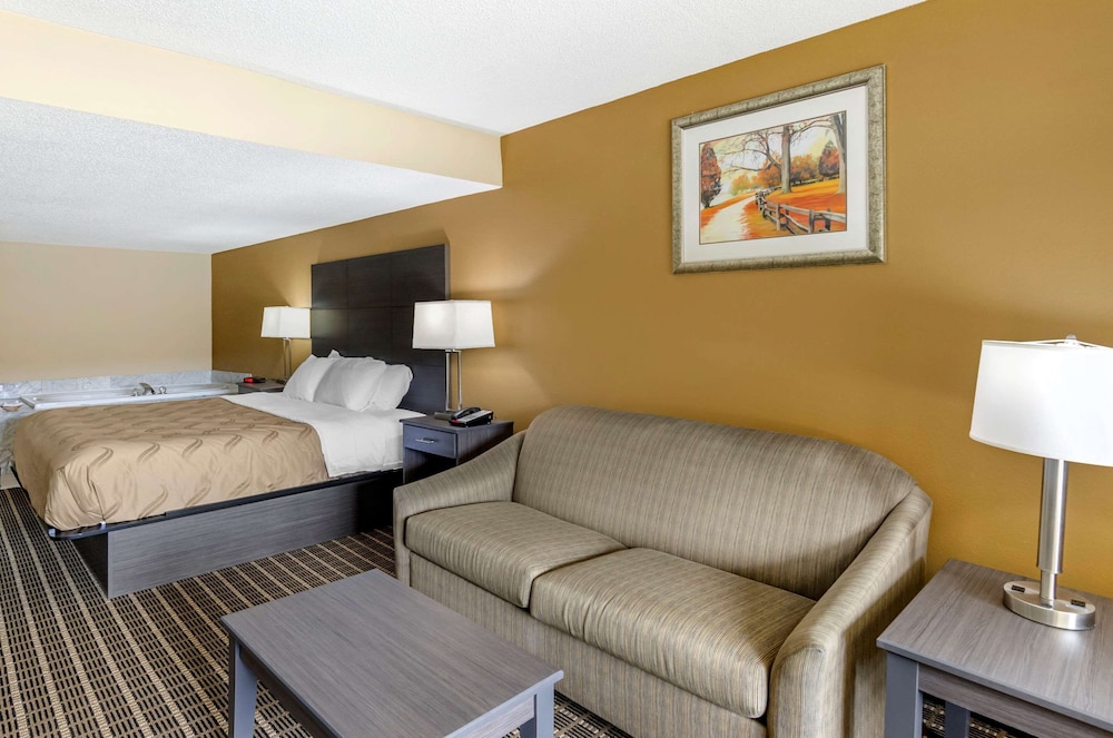 Quality Inn Hillsville 25/48