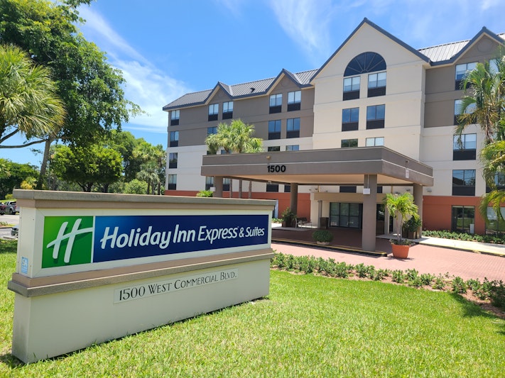 Holiday Inn Express Hotel Suites Ft Lauderdale N Exec Airport 6/76
