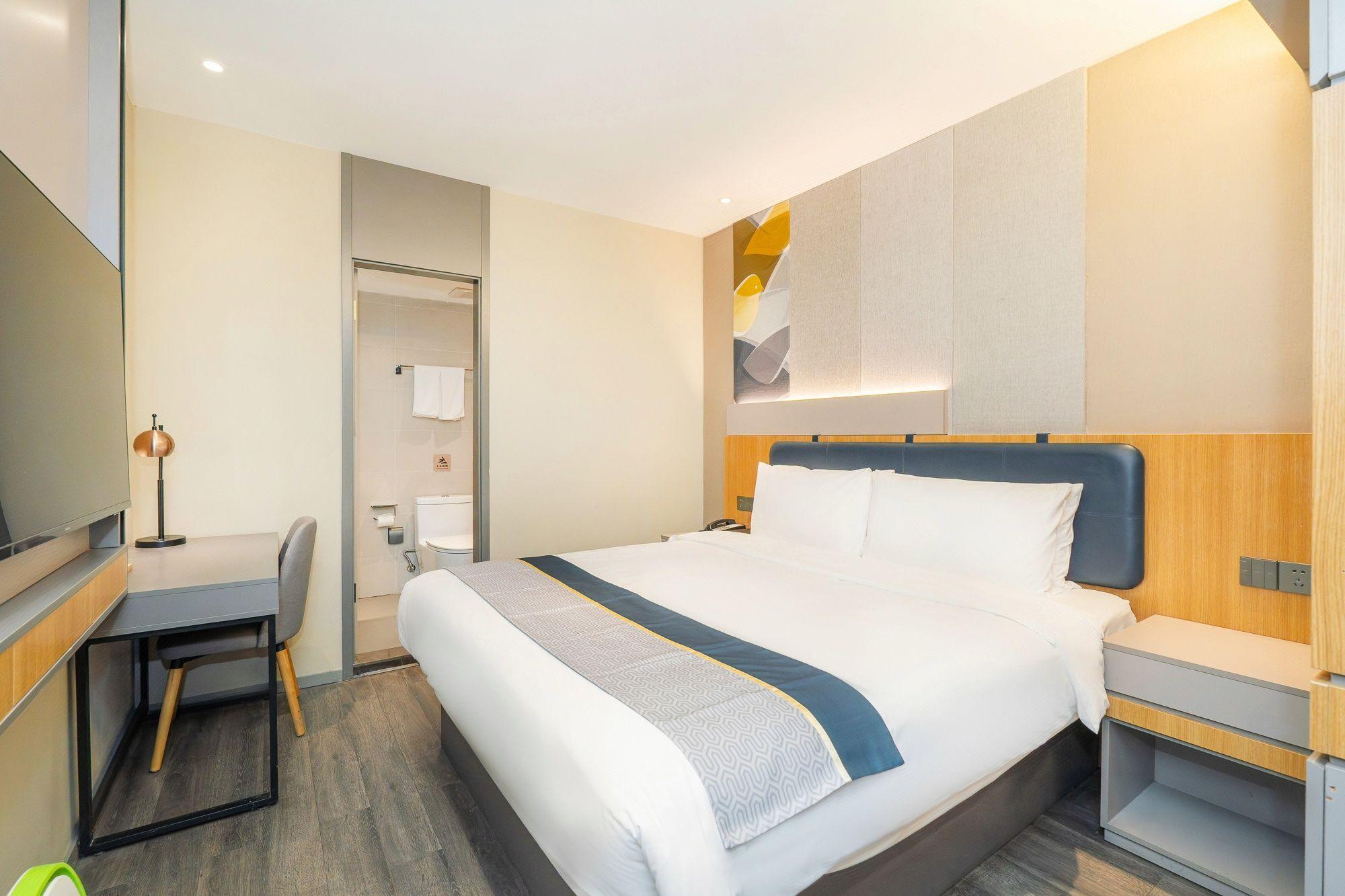 Home Inn Selected Hotel (Shanghai Pudong Lujiazui Oriental Pearl Store) 18/38