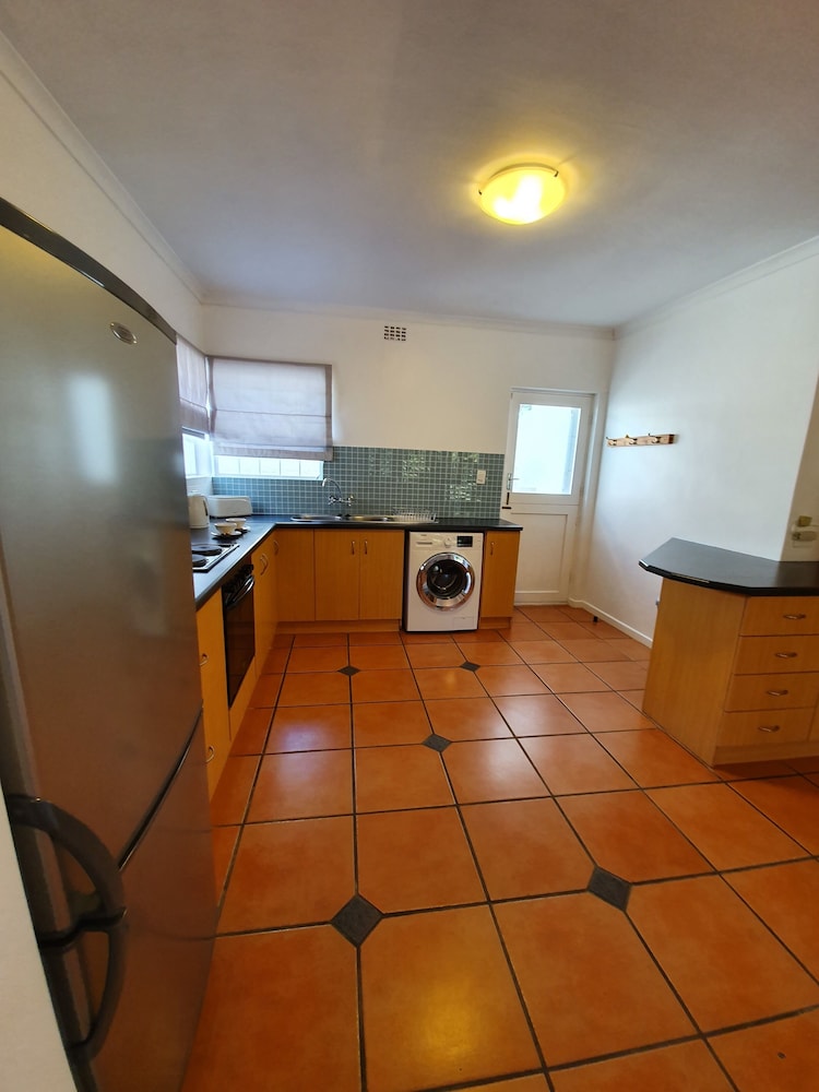 Paradiso Guesthouse 3/49