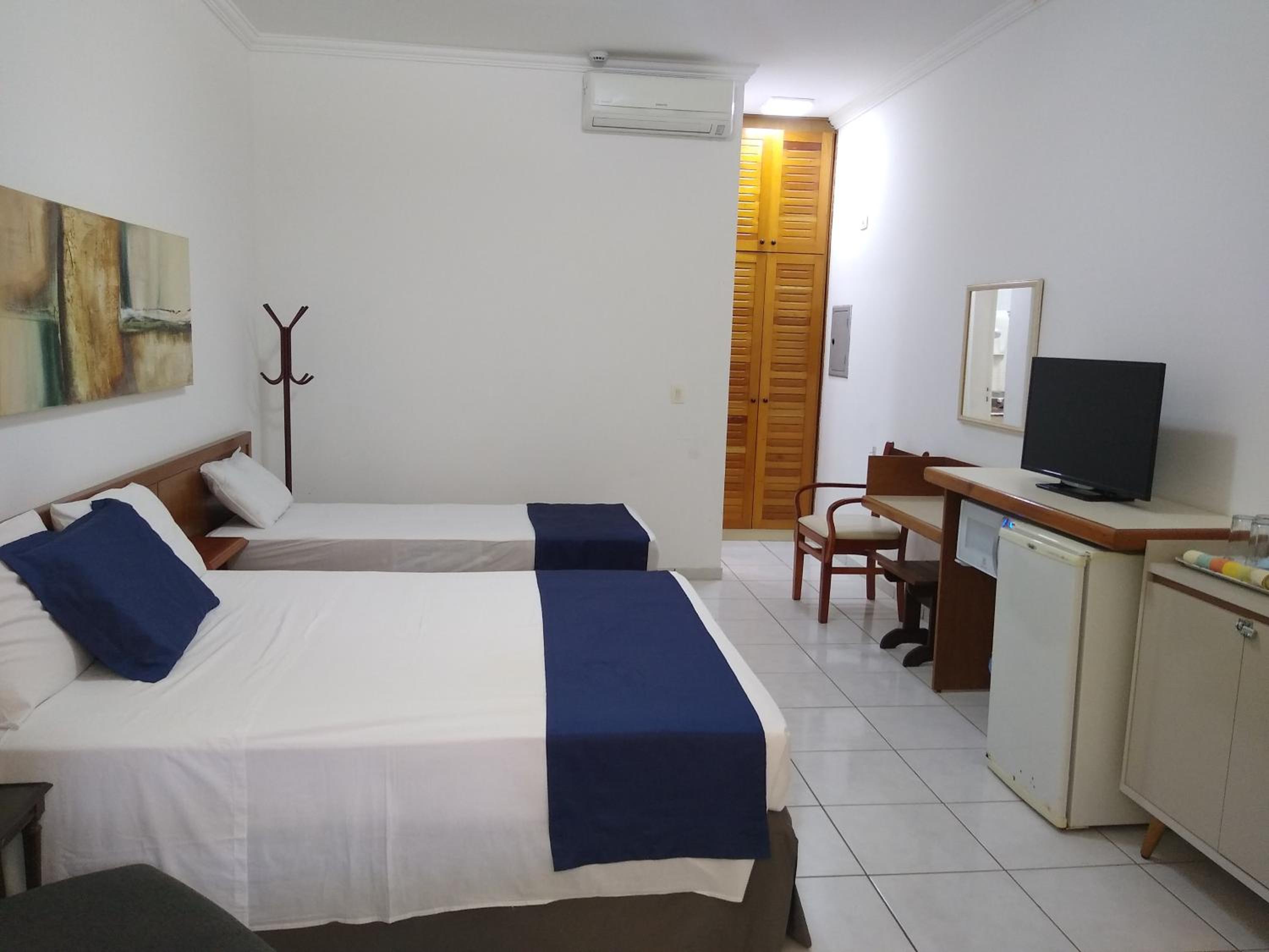 Riviera Service- Hotel Suites 209 e 308 9/35
