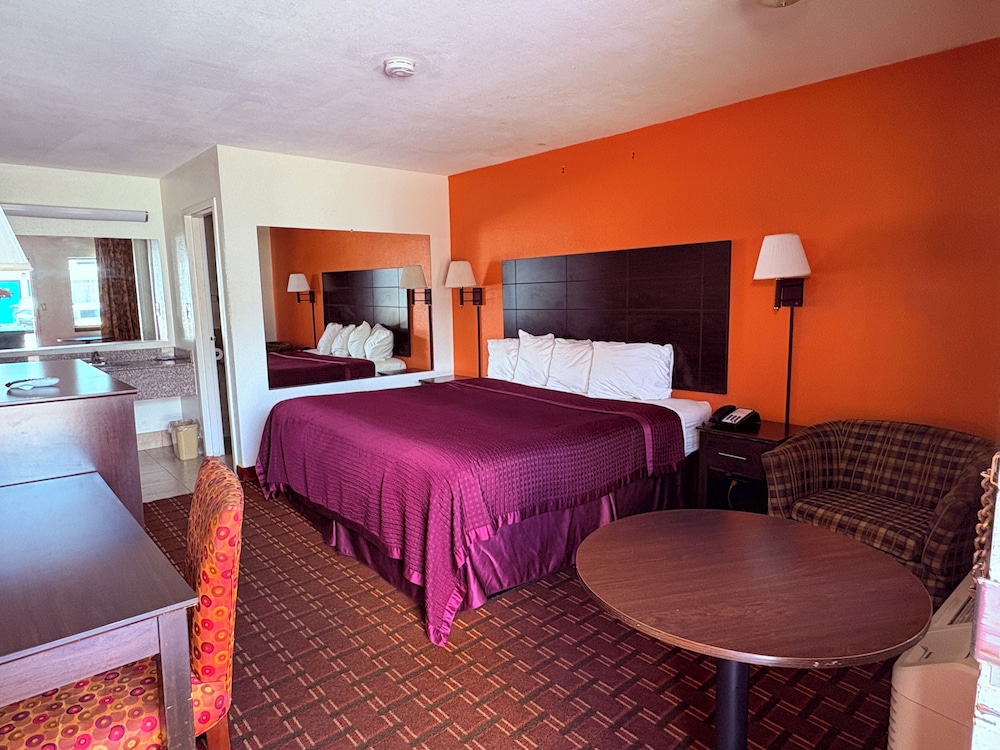 Regency Inn 23/49