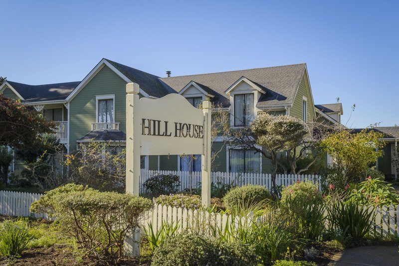 Hill House Inn 2/33
