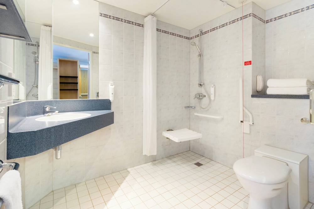 Holiday Inn Express Southampton M27 Junction 7 42/50