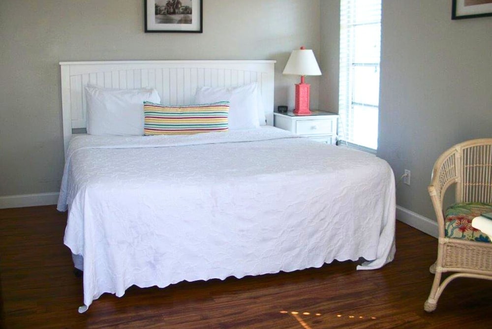 2 Bedrooms, 2 King Beds, Balcony, Bay Side