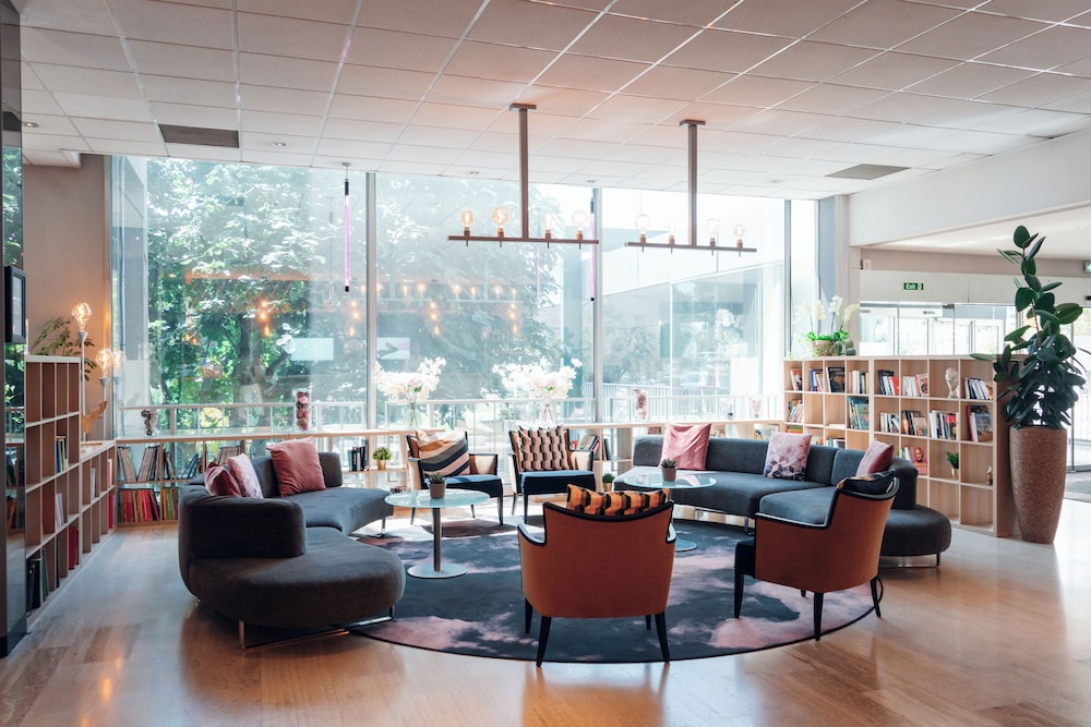 MERCURE PARIS ORLY RUNGIS 44/71