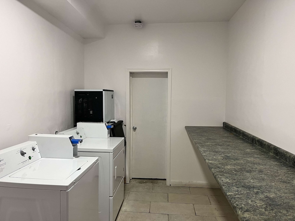 Motel6 Williamstown, NJ - Black Horse Pike 21/24