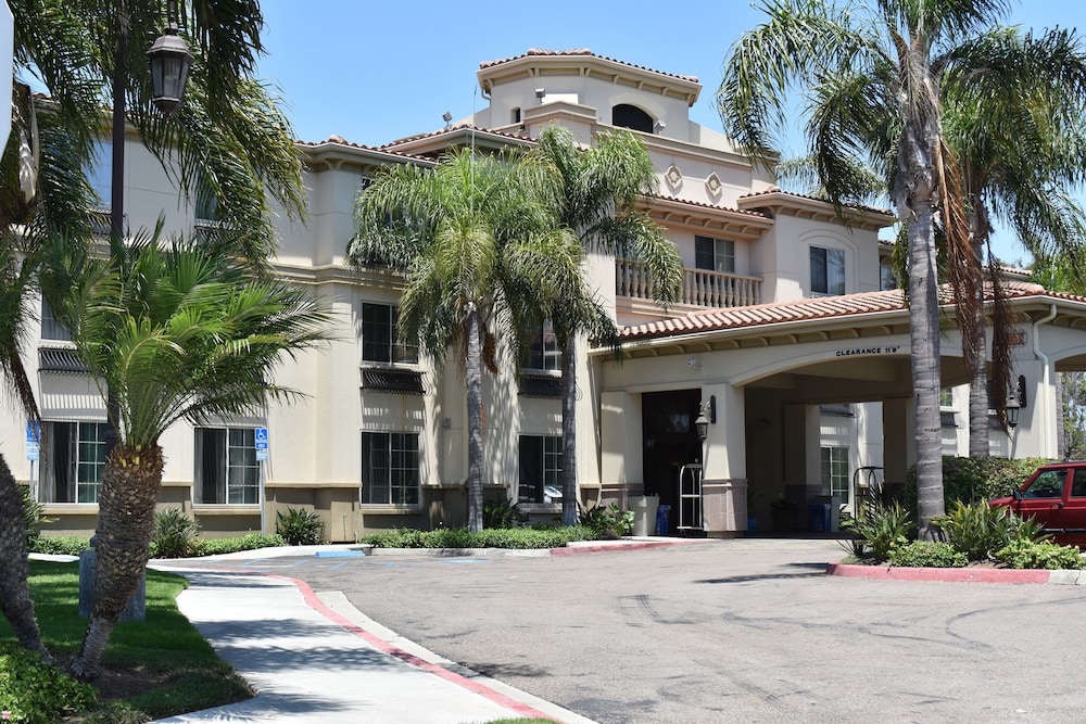 Studio6 Carlsbad, CA 40/47