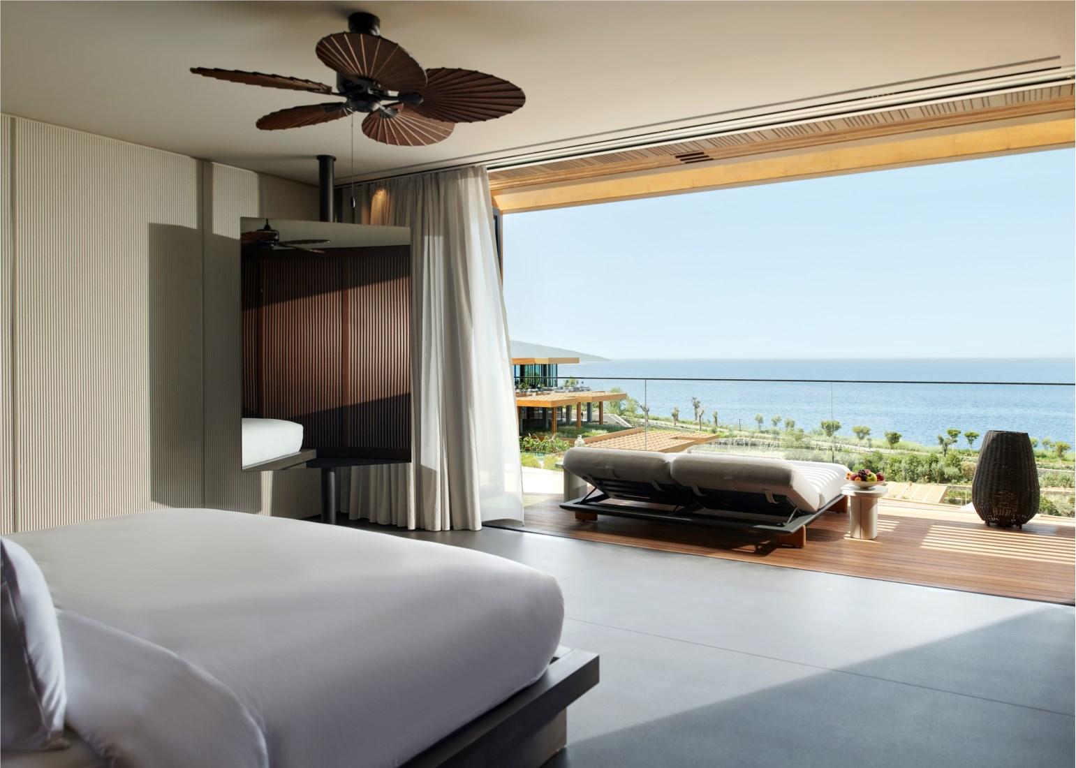 Sea, Royal, Suite, Double Bed, Sofa