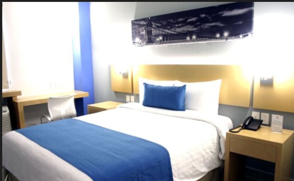 Urbainn Hotel 13/39