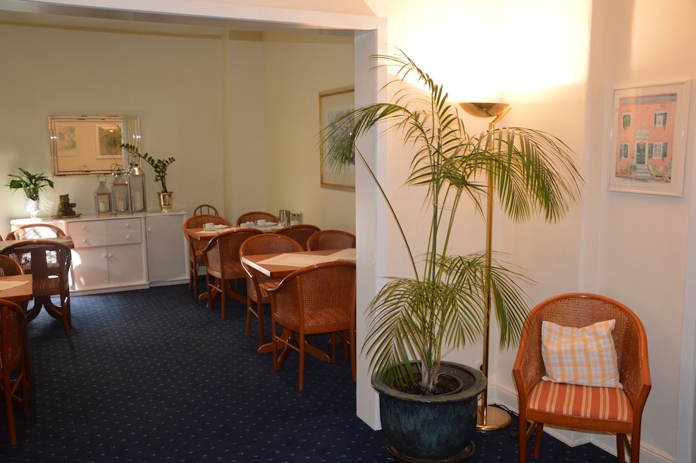 Centrum Hotel Commerz am Bhf Hamburg Altona 10/50