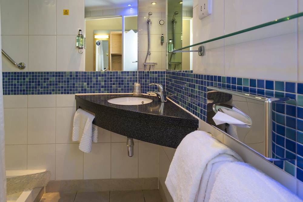 Holiday Inn Express Dunfermline 21/57