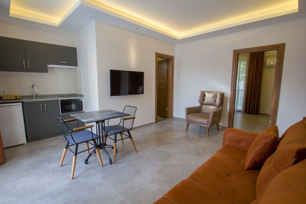 Pegasus Hotel & Villa 33/50