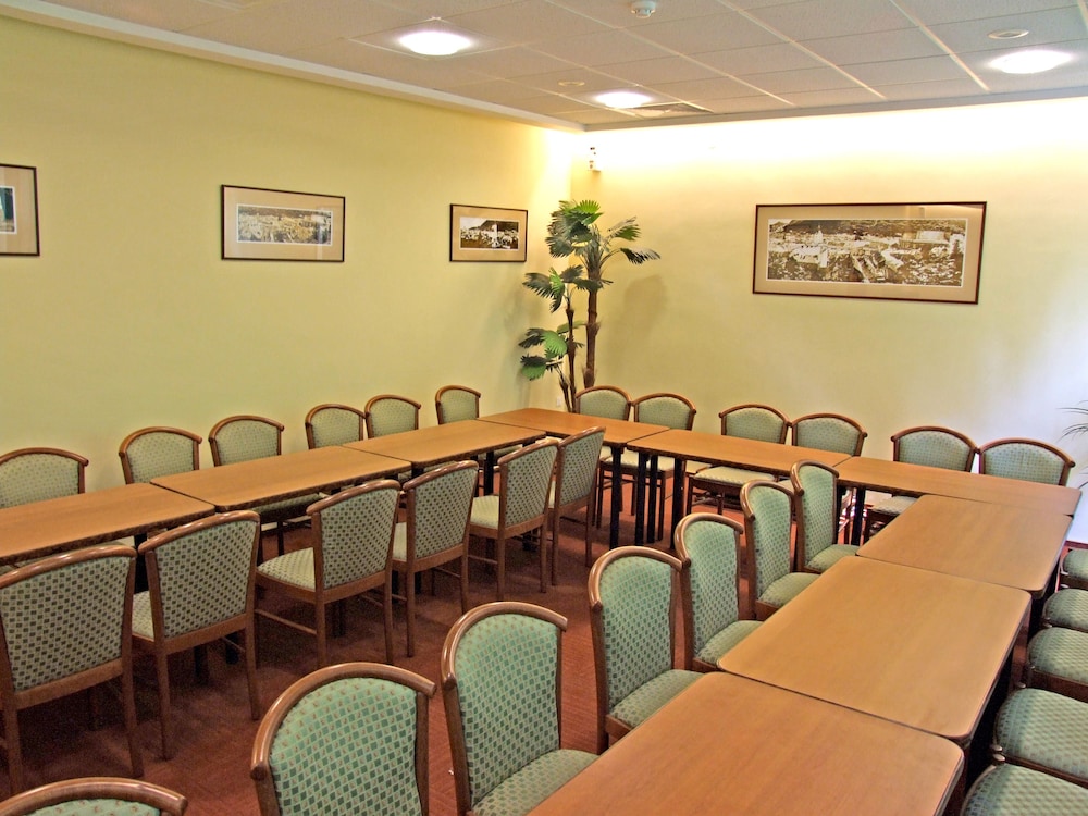 HOTEL BRASOV 37/49