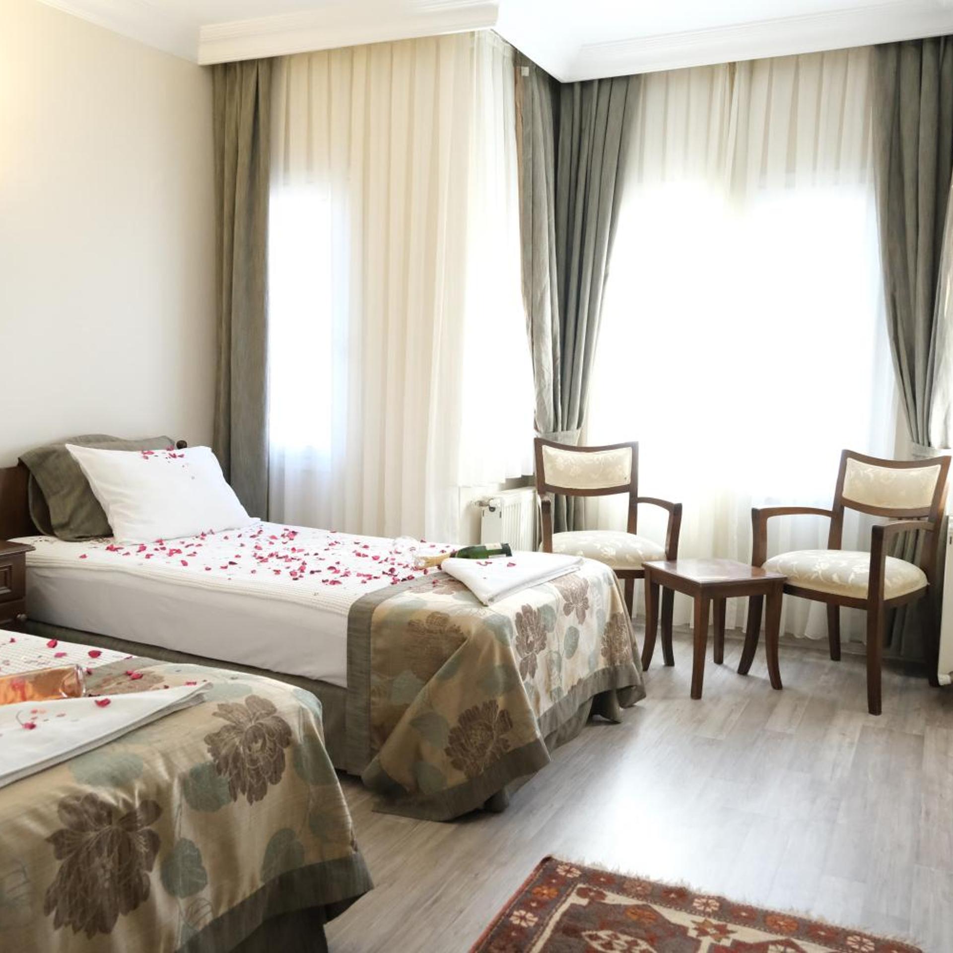 Standard, Twin Beds