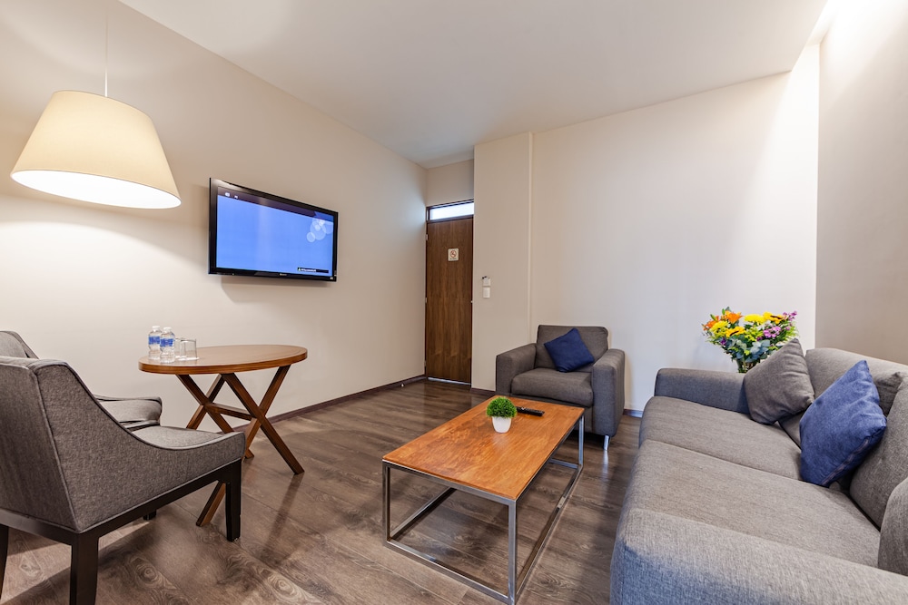 Suites del Angel 44/65