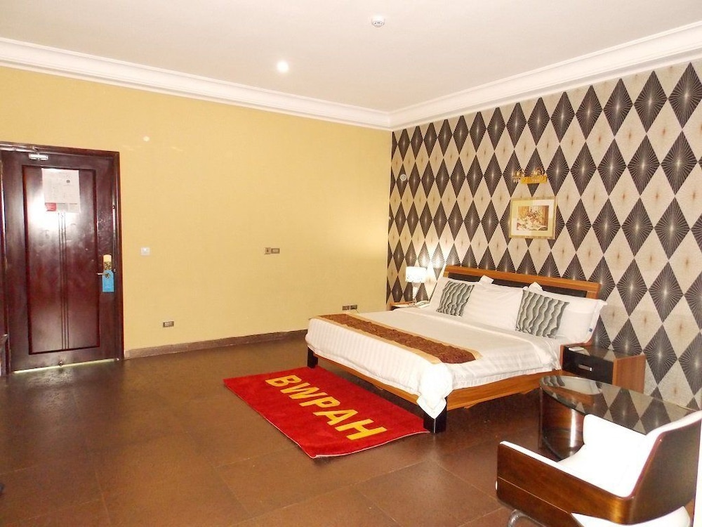 Best Western Plus Ajuji Hotel 10/29