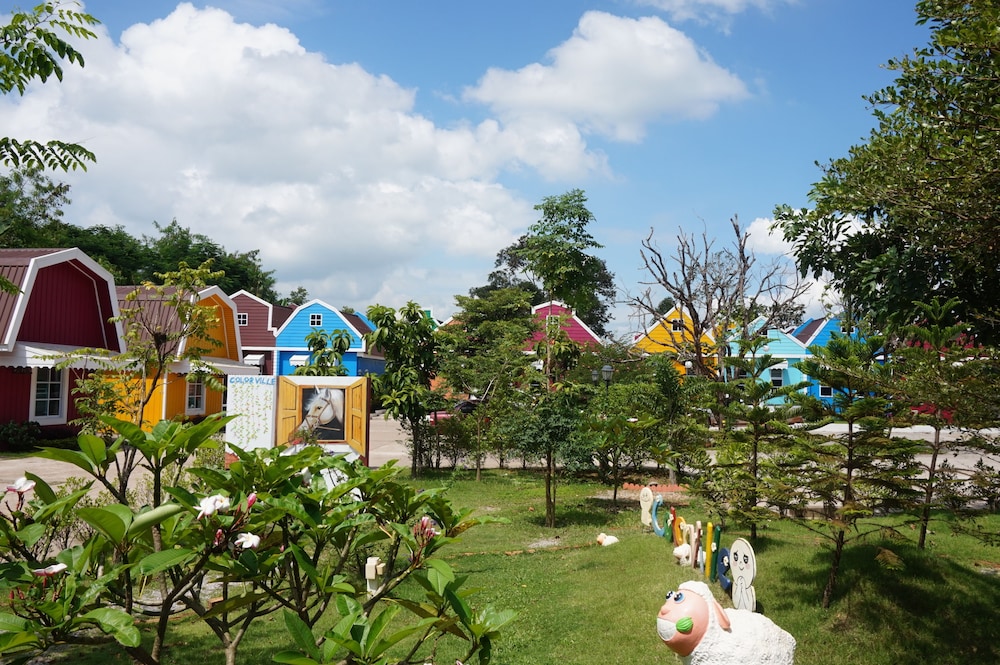 Color Ville Resort 26/30