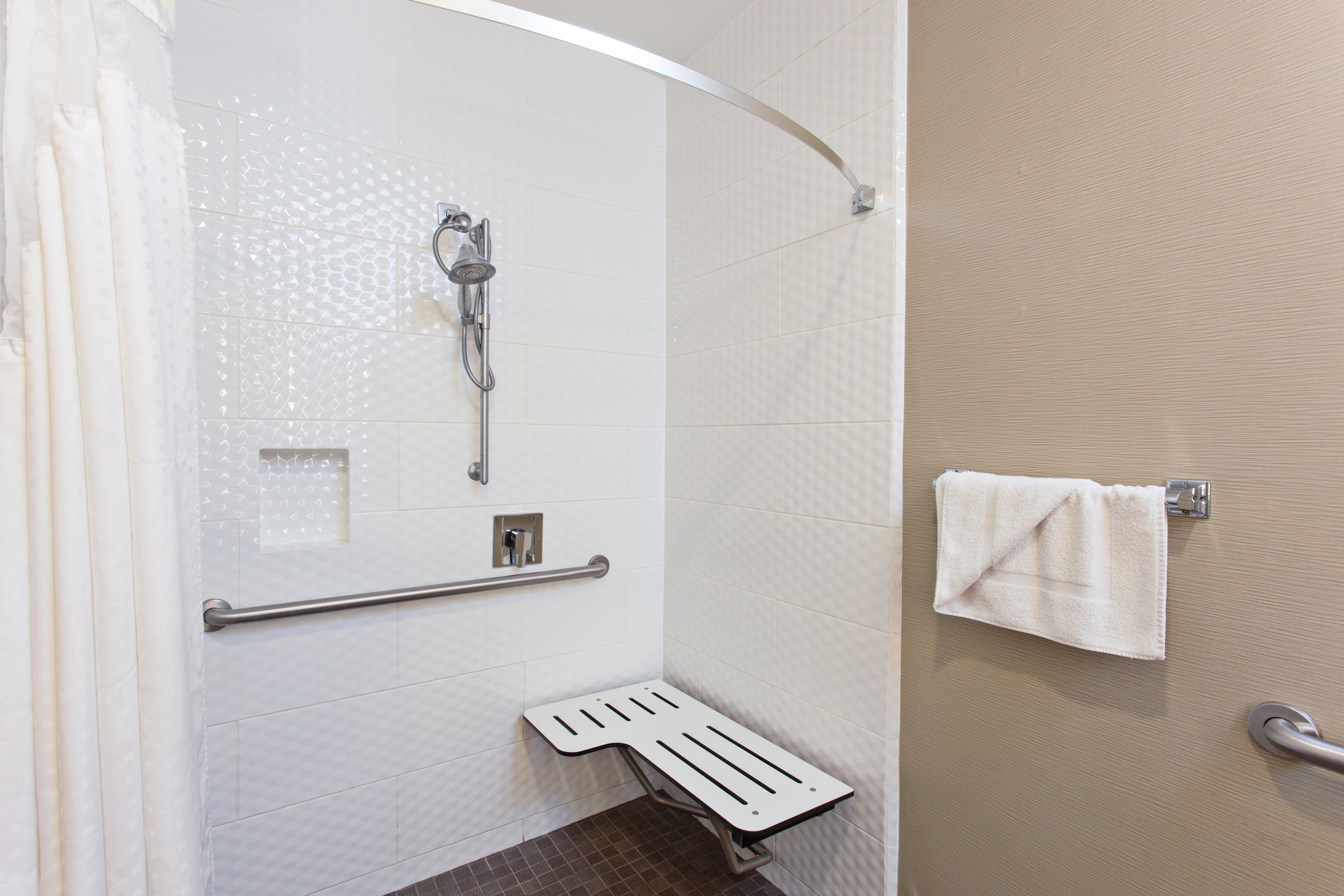 Holiday Inn Express Hollywood Walk of Fame An Ihg Hotel 64/65
