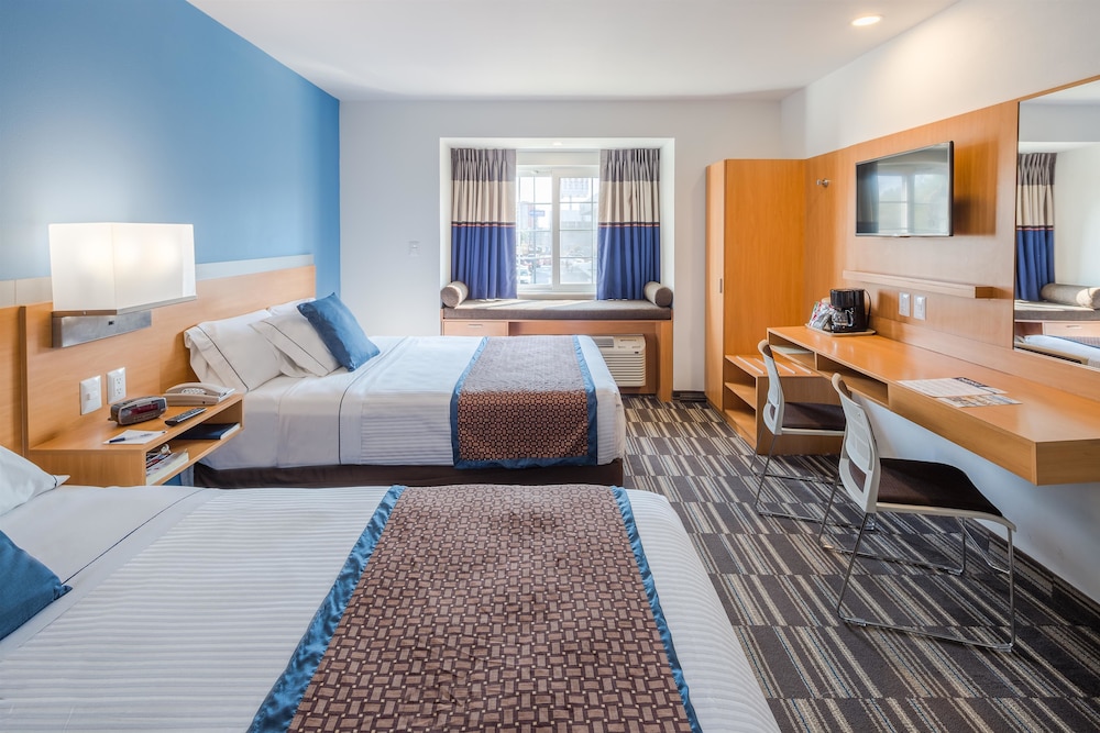 Microtel Inn & Suites by Wyndham Culiacan 10/56