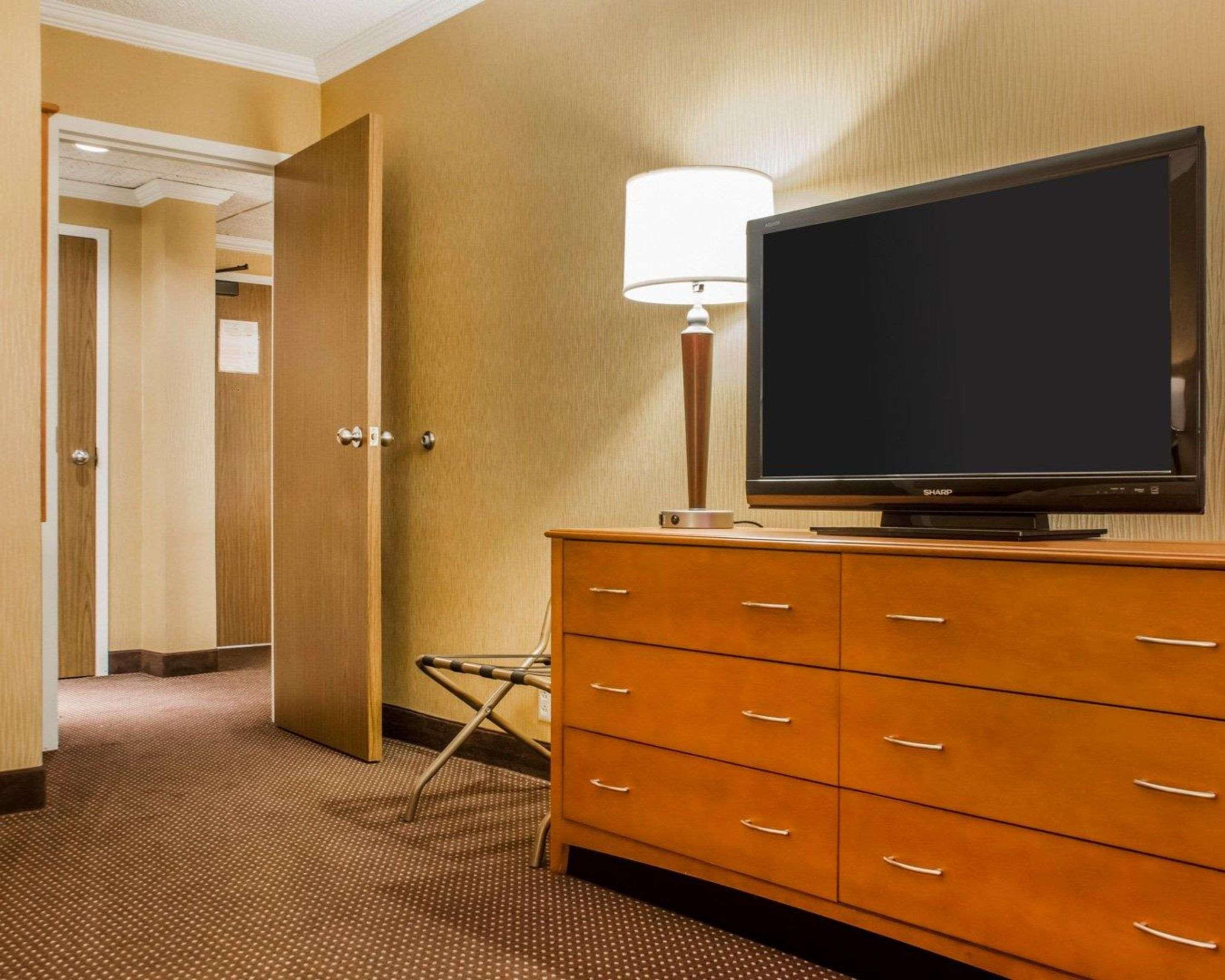 Hampton Inn Oswego 31/36