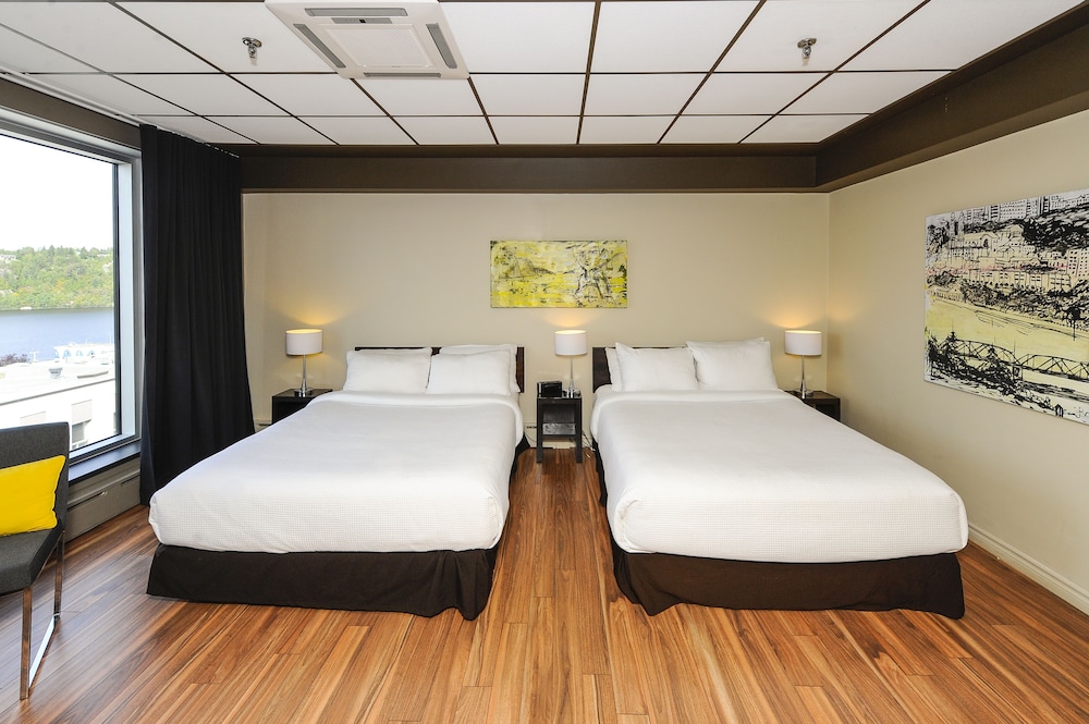 Hotel Chicoutimi 20/55