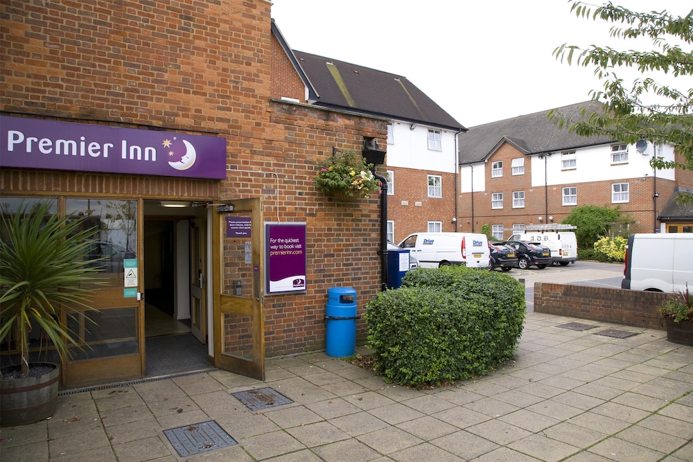 Premier Inn London Harrow in LONDON