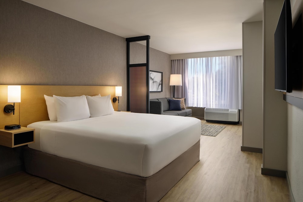 Hyatt Place Tampa Airport/Westshore 20/78