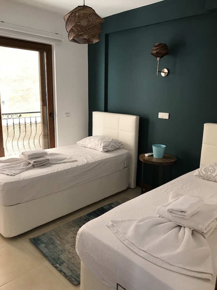 Kas Inn Beyaz Apart 3/12