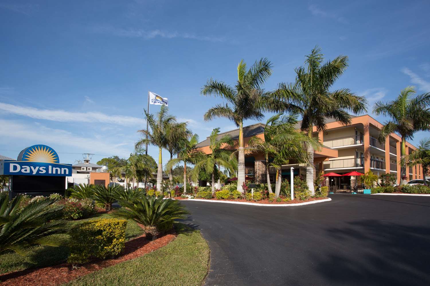 Days Inn by Wyndham Sarasota Bay 29/34