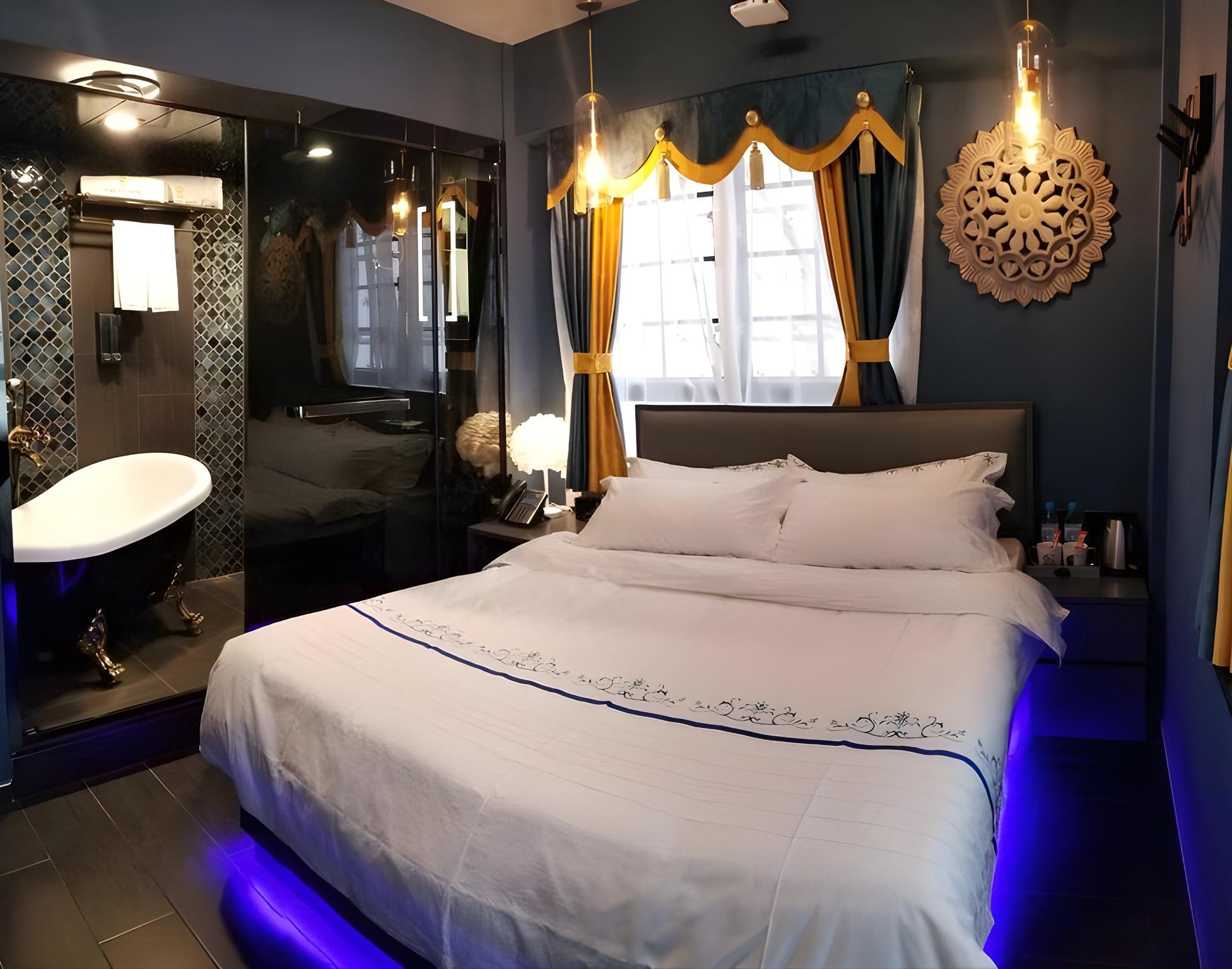Boutique, Double Bed